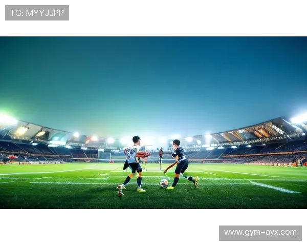 阿迪足球球星闪耀绿茵舞台展现速度力量与激情魅力